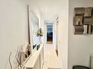 Holt Drive- click for photo gallery